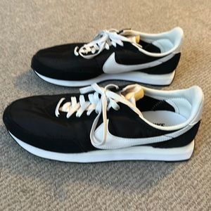 NEW - Nike Waffle Trainer 2